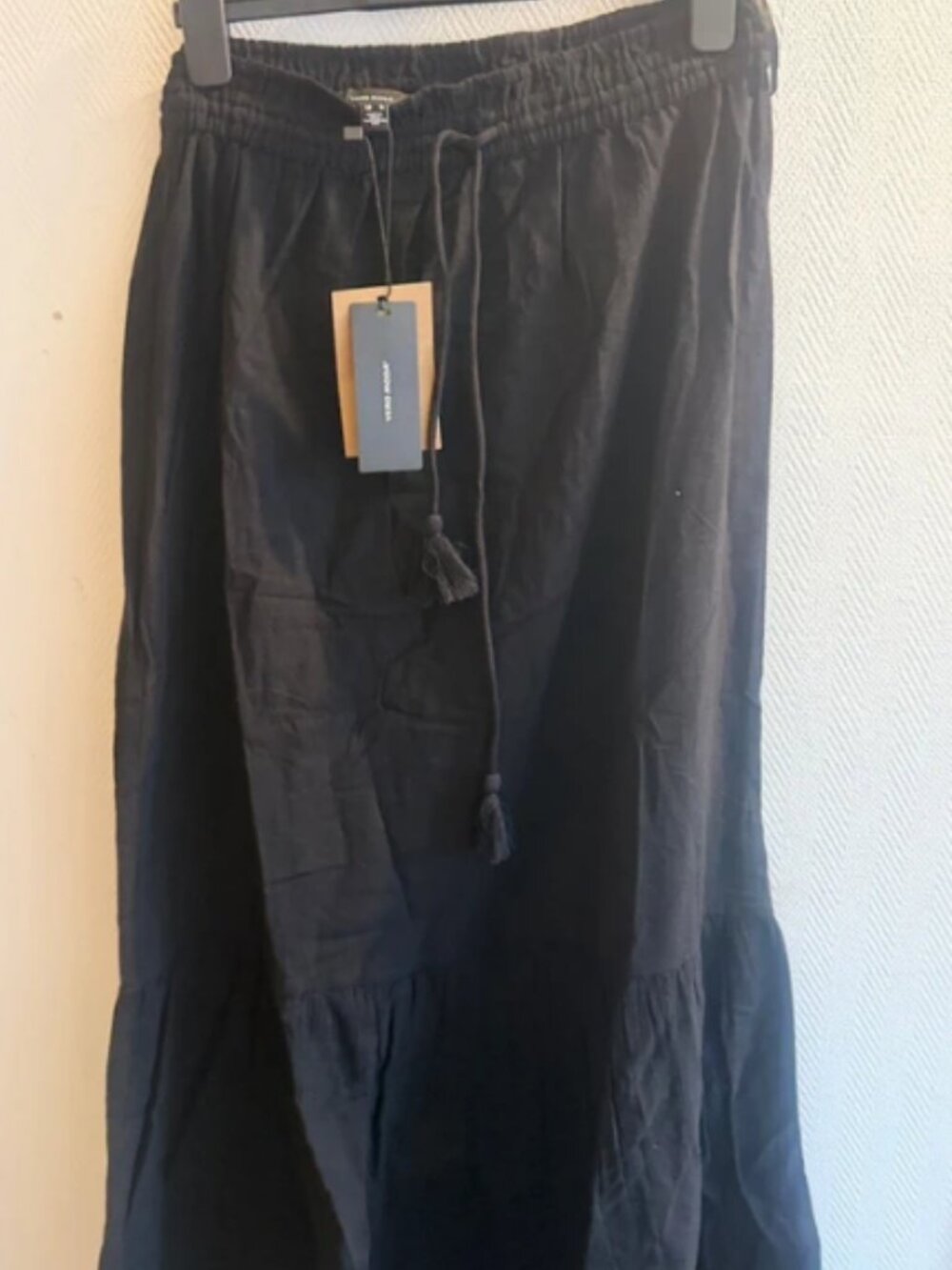 Black tassel half length skirt